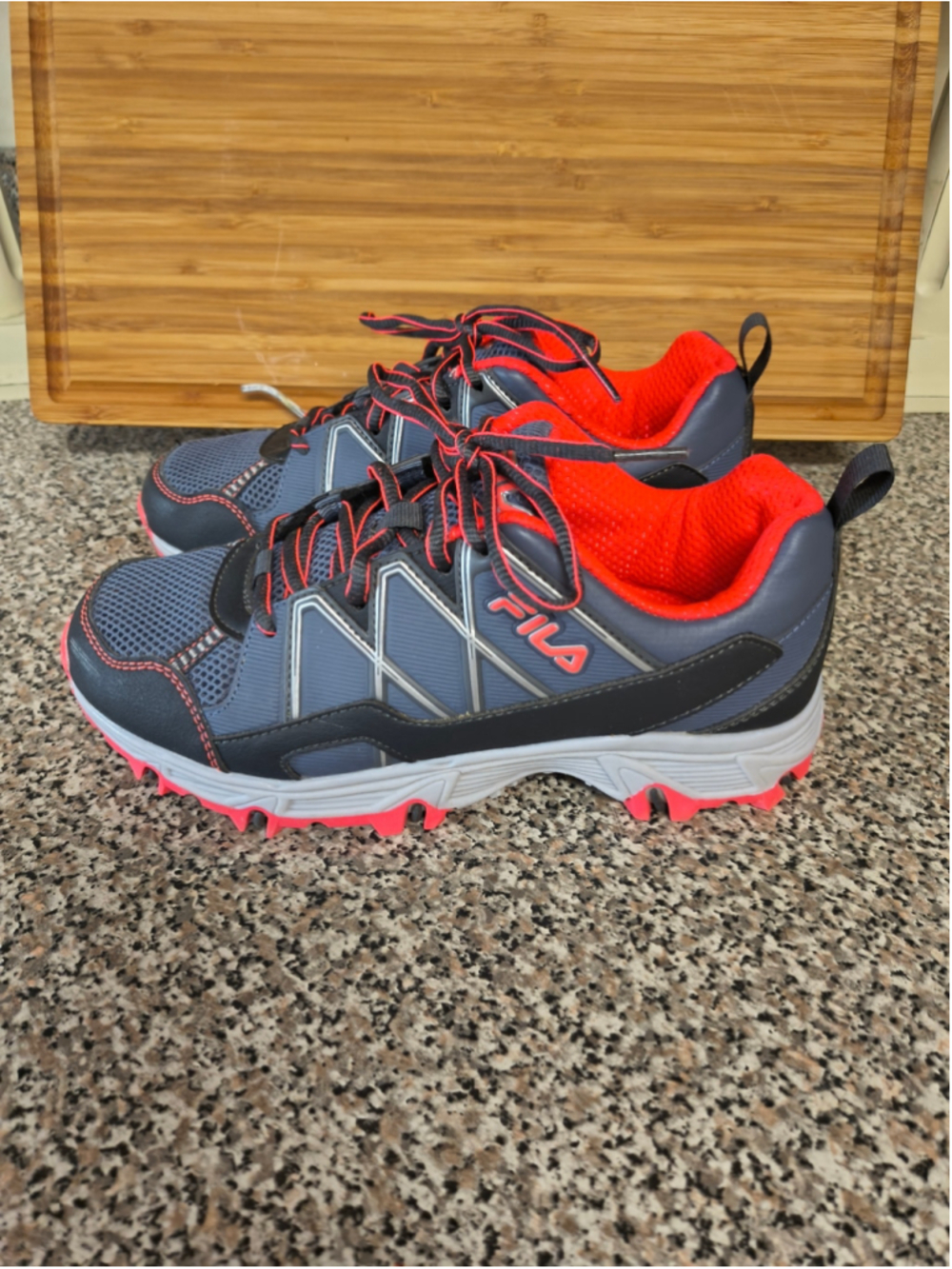FILA Women's At Peake 22 Trail Running Shoes Size 7 Grey Red Sneaker 5JM01955-26